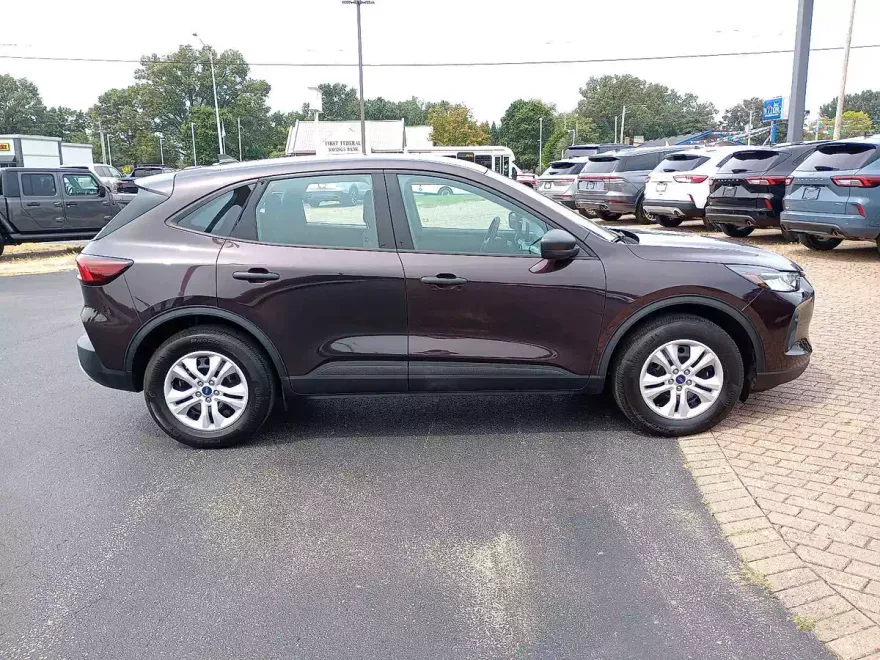 2023 Ford Escape Base photo 1