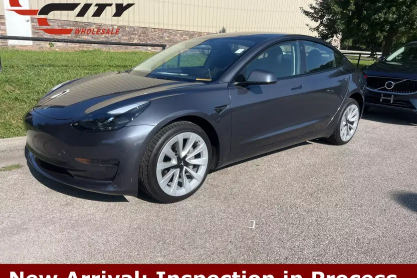 2023 Tesla Model 3 Long Range photo 1