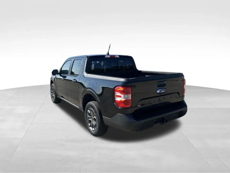 2023 Ford Maverick XLT photo 1