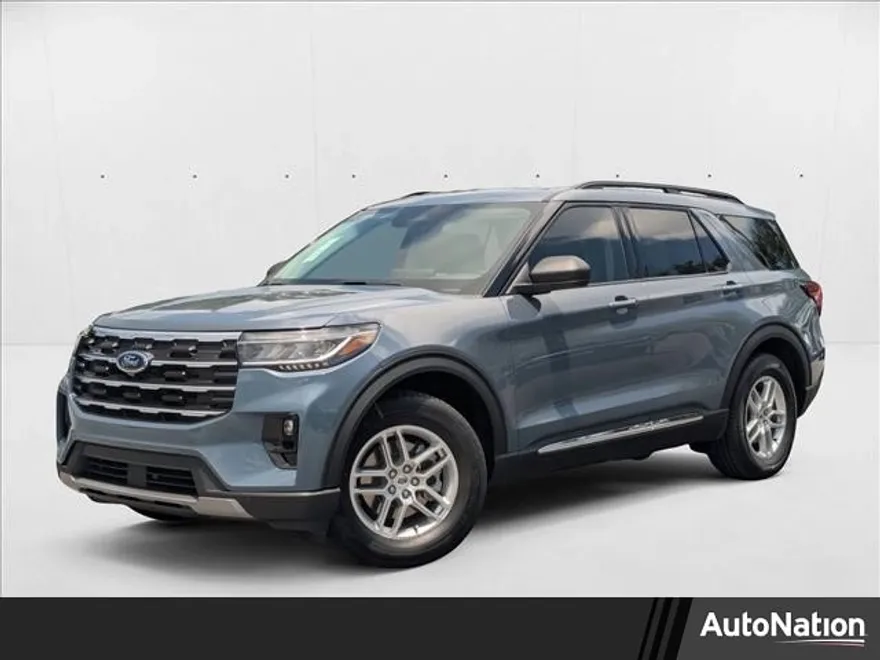 2025 Ford Explorer photo 1