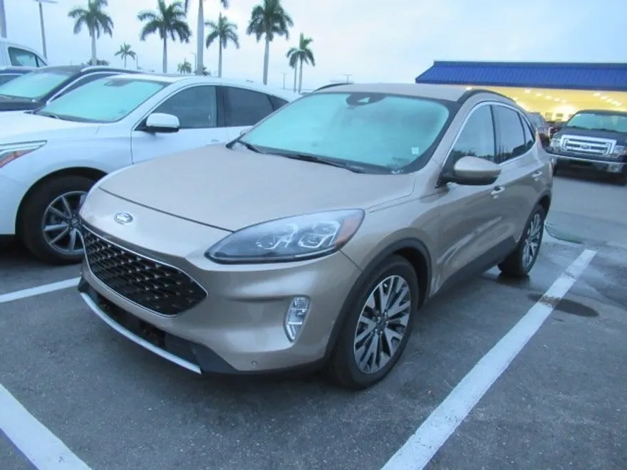 2020 Ford Escape Hybrid Titanium photo 1