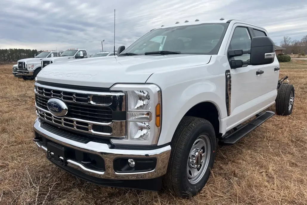 2024 Ford F-350 XL photo 1