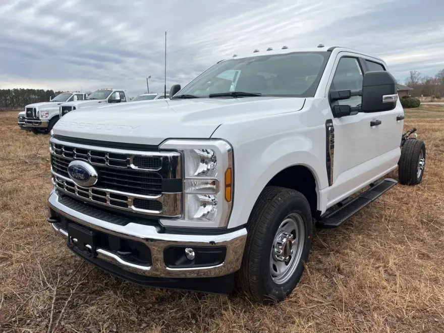 2024 Ford F-350 XL photo 1