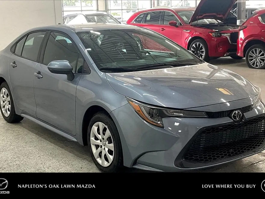 2022 Toyota Corolla LE photo 1