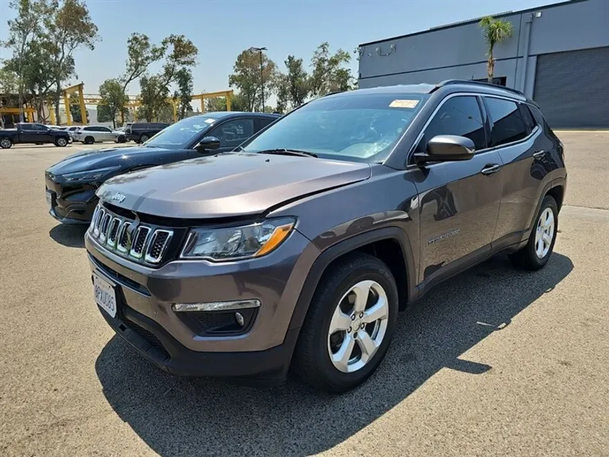 2020 Jeep Compass Latitude photo 1