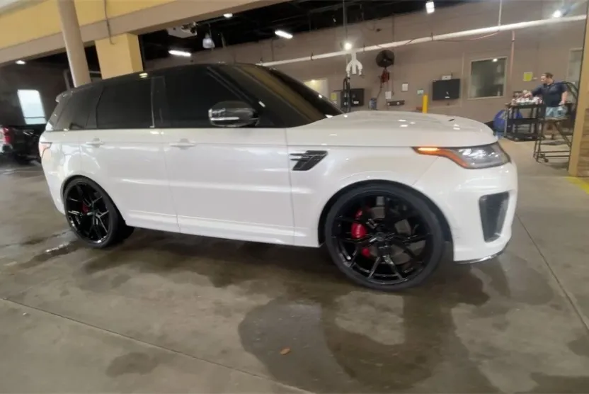 2021 Land Rover Range Rover Sport SVR photo 1