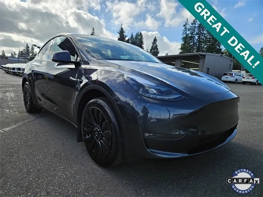 2024 Tesla Model Y Long Range photo 1
