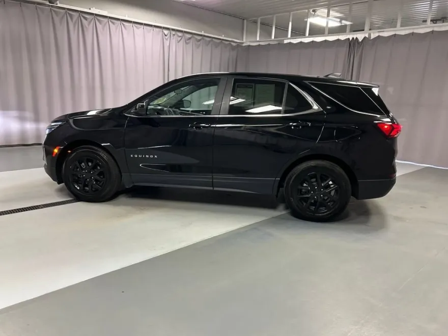 2024 Chevrolet Equinox LT photo 1