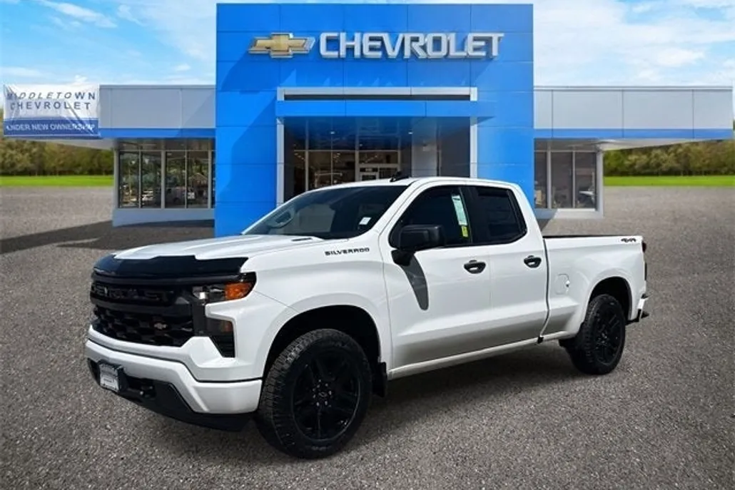 2025 Chevrolet Silverado 1500 Custom photo 1