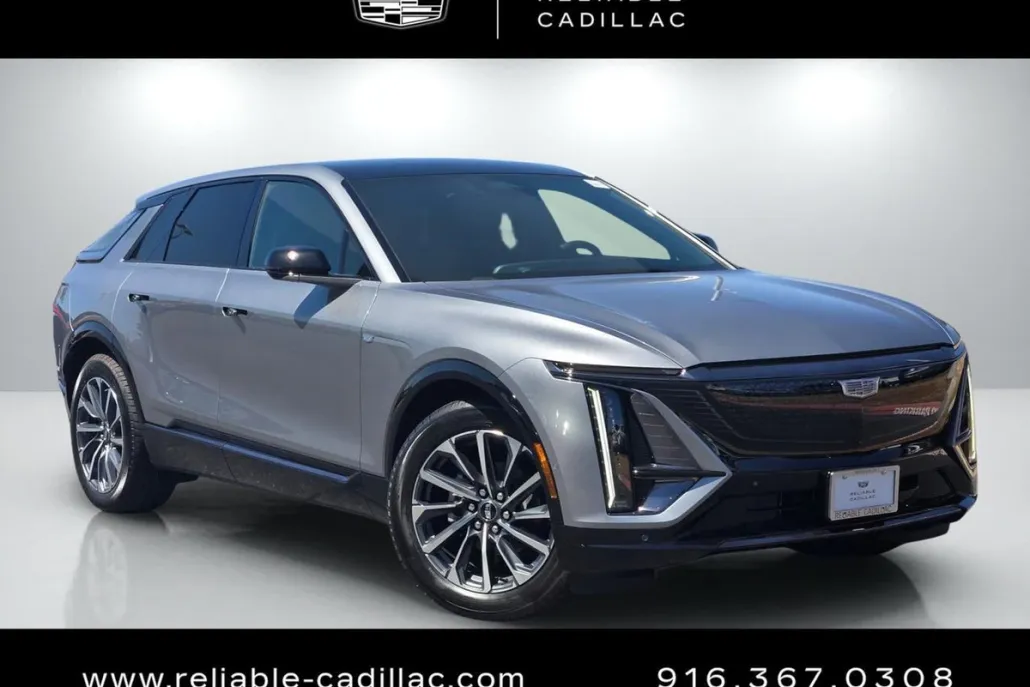 2025 Cadillac Lyriq Sport photo 1