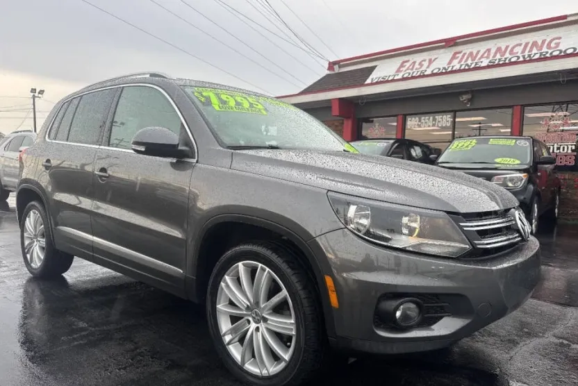2012 Volkswagen Tiguan SEL photo 1