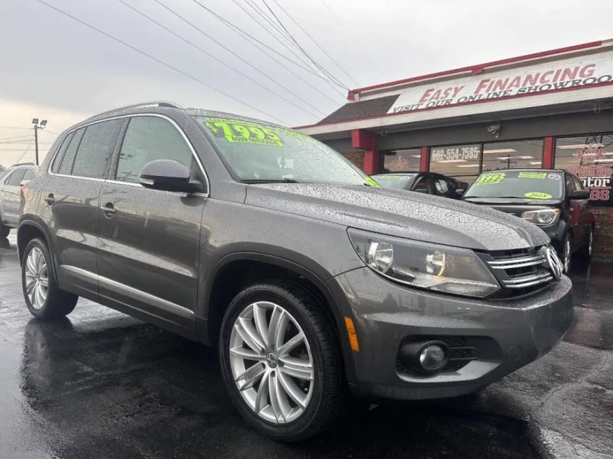2012 Volkswagen Tiguan SEL photo 1