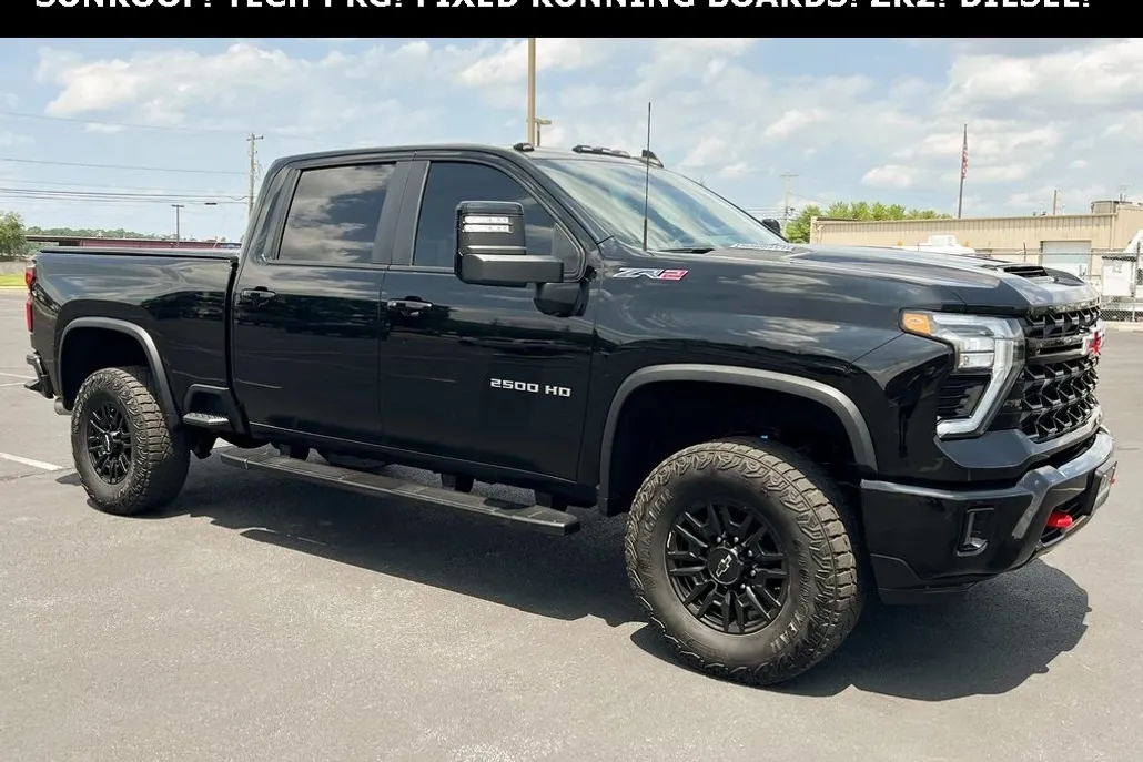 2024 Chevrolet Silverado 2500HD ZR2 photo 1