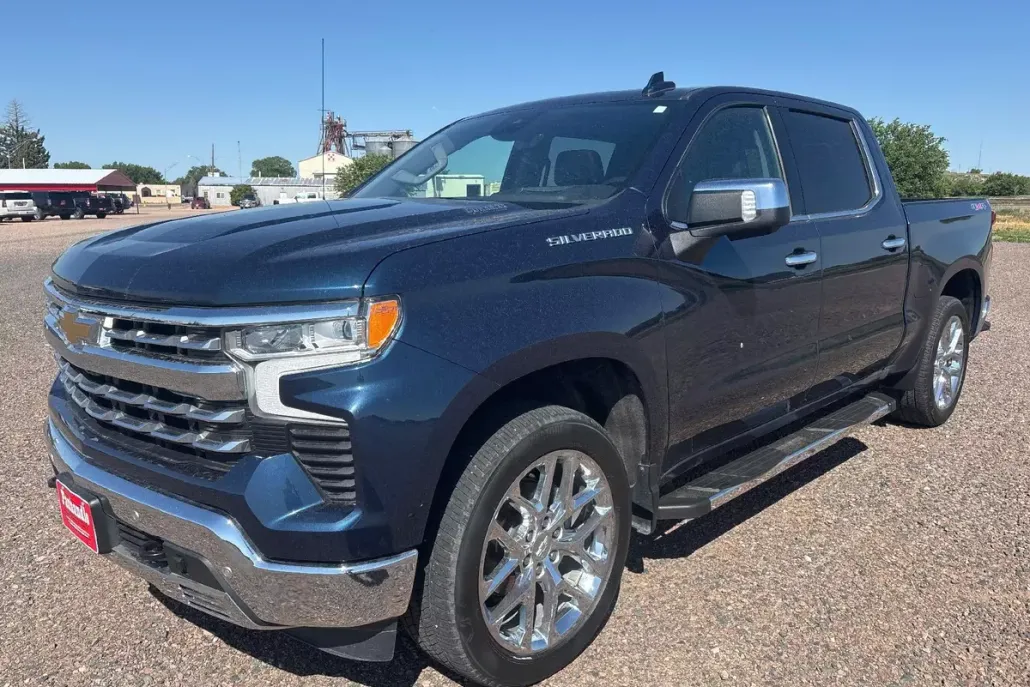 2023 Chevrolet Silverado 1500 LTZ photo 1