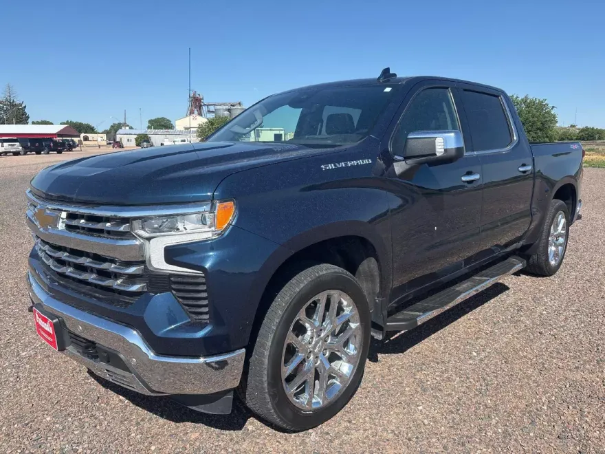 2023 Chevrolet Silverado 1500 LTZ photo 1