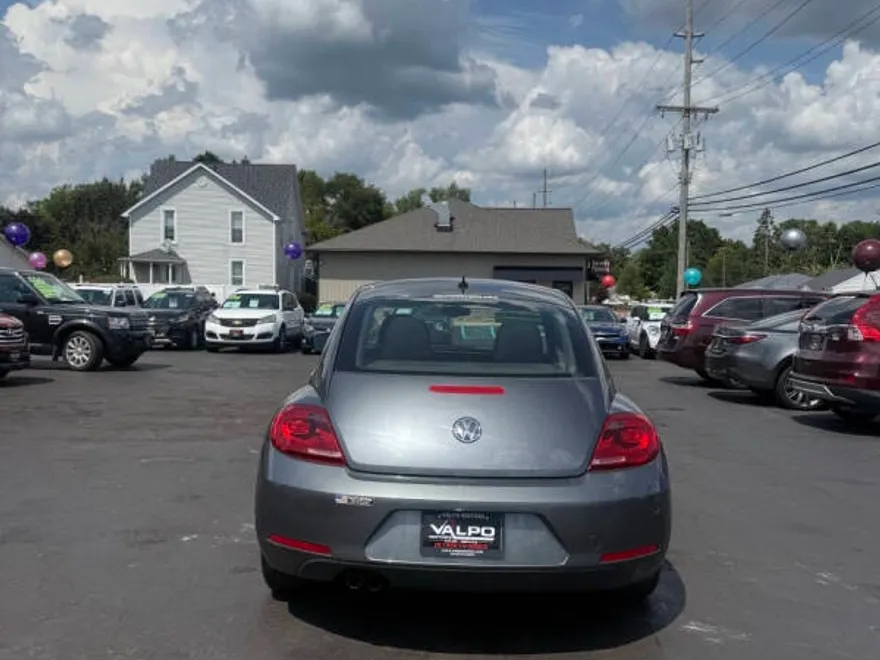 2012 Volkswagen Beetle 2.5L photo 1