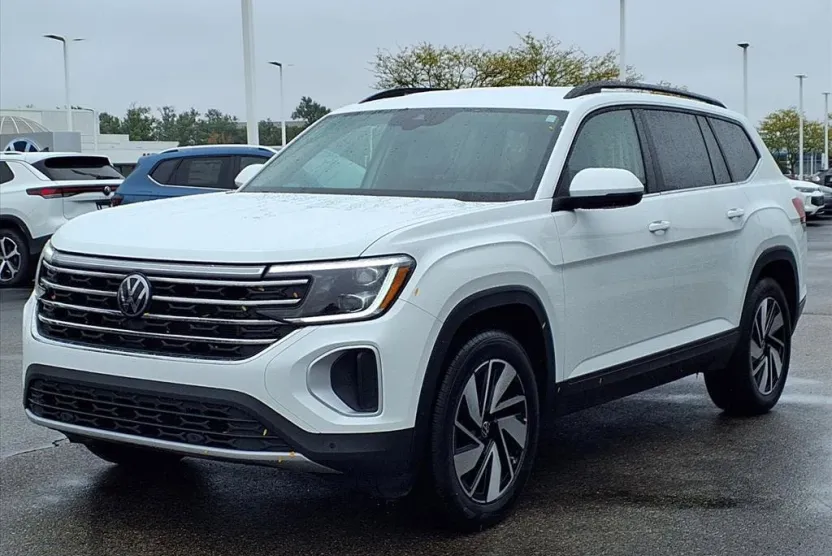 2024 Volkswagen Atlas SE Technology photo 1