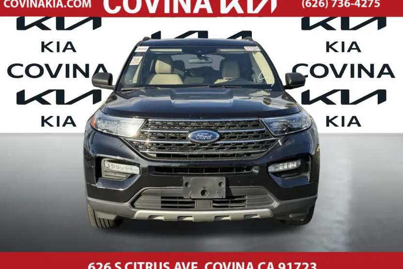 2023 Ford Explorer XLT photo 1