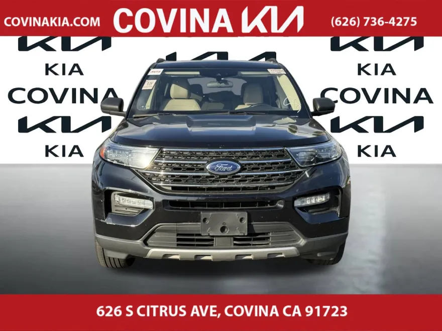 2023 Ford Explorer XLT photo 1