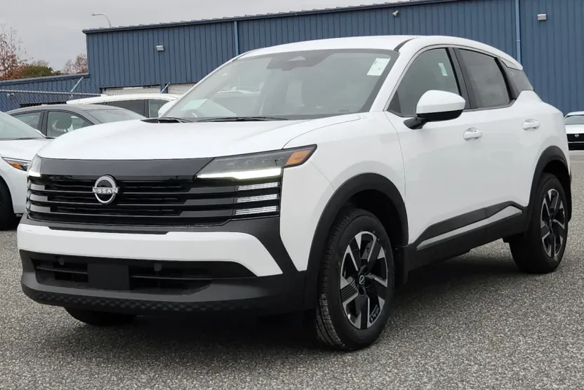 2025 Nissan Kicks SV photo 1