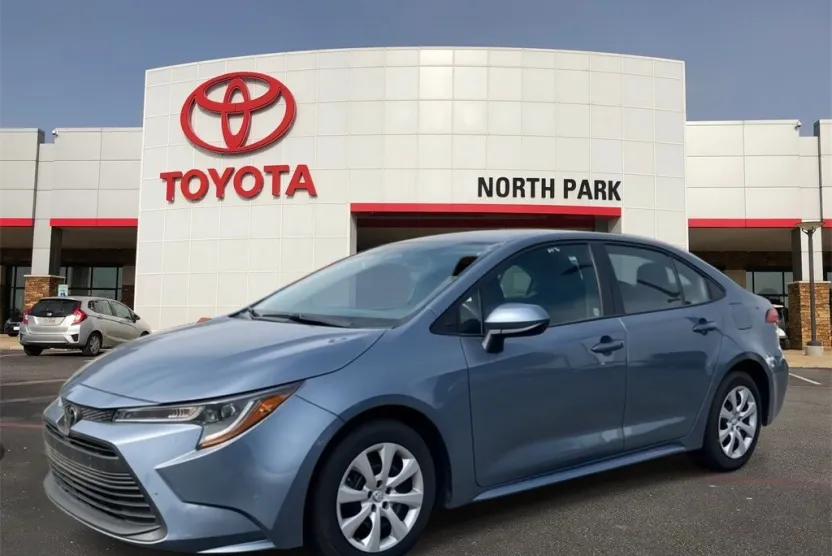 2024 Toyota Corolla LE photo 1