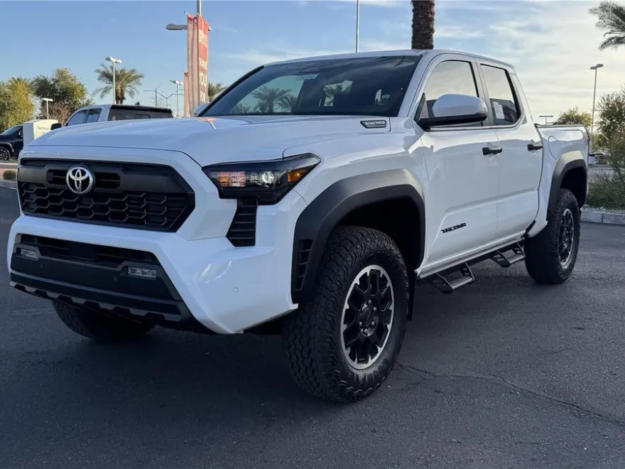 2025 Toyota Tacoma TRD Off-Road Double Cab photo 1