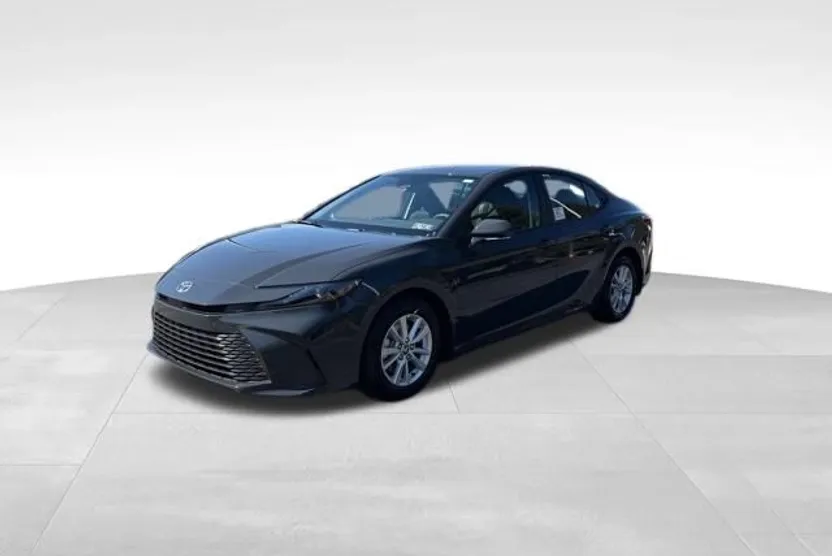 2025 Toyota Camry LE photo 1