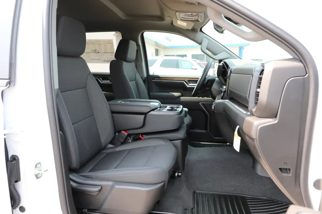 2026 Chevrolet Silverado 1500 LT photo 1