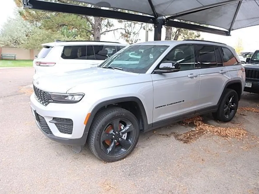 2025 Jeep Grand Cherokee Altitude photo 1