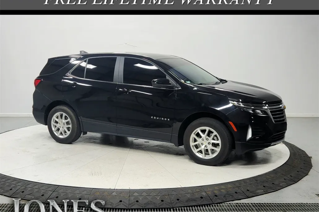 2022 Chevrolet Equinox LT photo 1