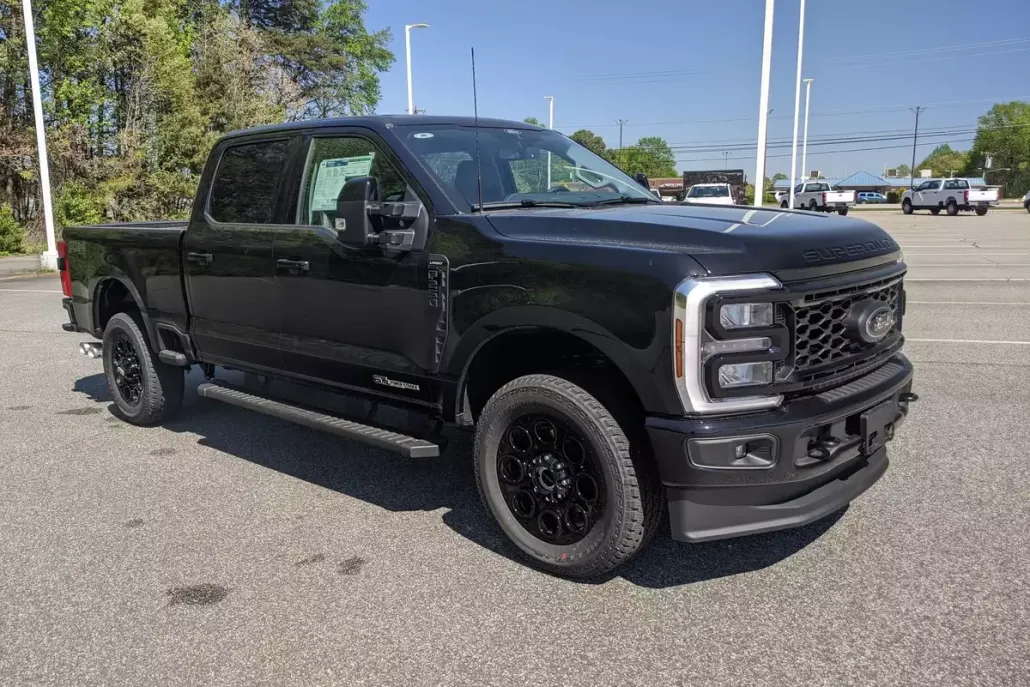 2025 Ford F-250 Lariat photo 1