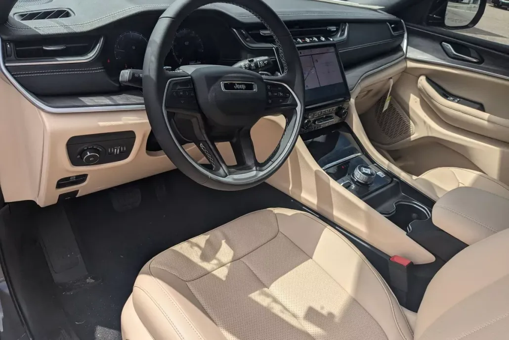 2025 Jeep Grand Cherokee Limited photo 1