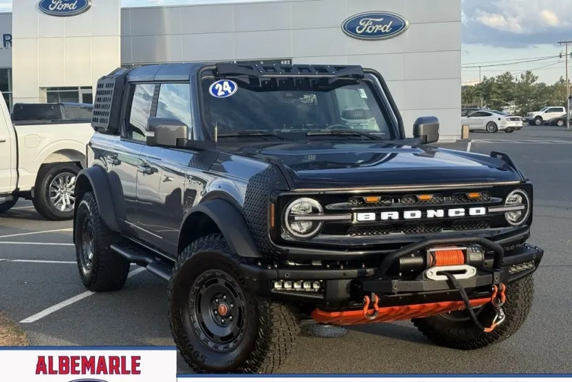 2024 Ford Bronco Outer Banks photo 1
