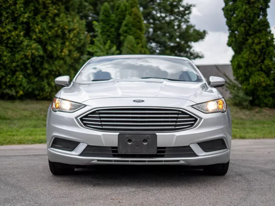 2017 Ford Fusion S photo 1