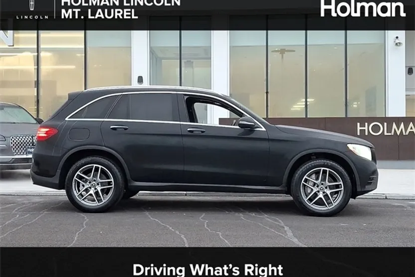 2019 Mercedes Benz GLC 300 4MATIC photo 1
