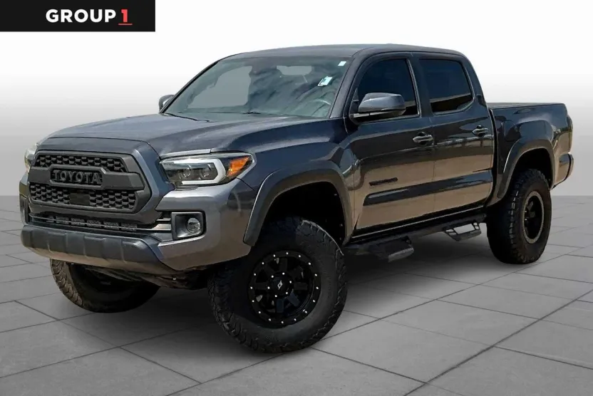 2018 Toyota Tacoma TRD photo 1
