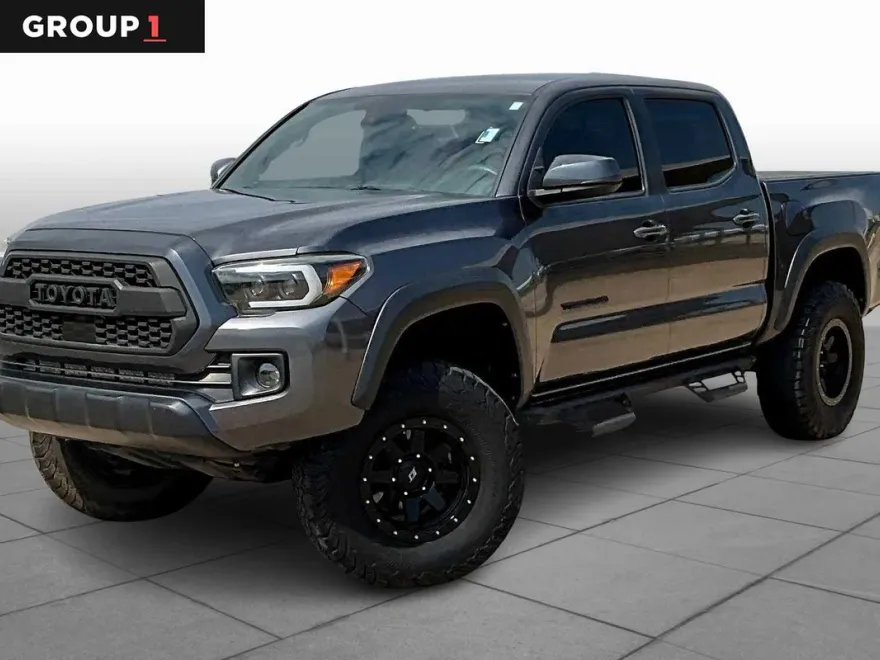 2018 Toyota Tacoma TRD photo 1