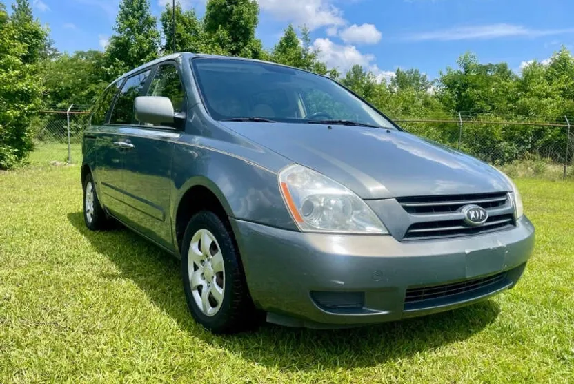 2006 Kia Sedona LX photo 1