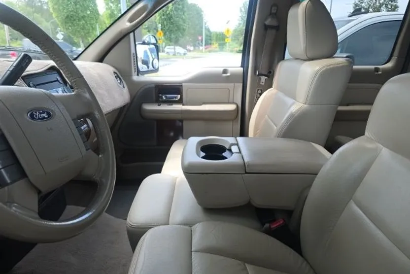 2004 Ford F-150 Lariat photo 1