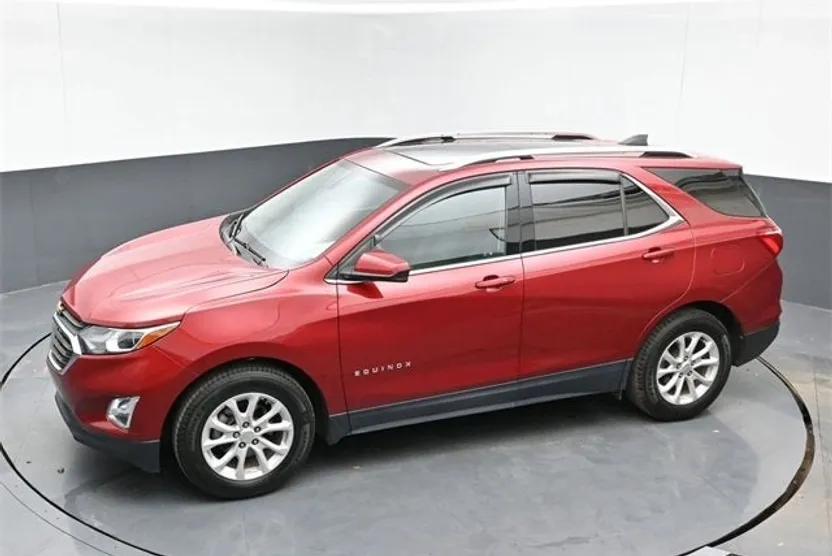 2020 Chevrolet Equinox LT photo 1