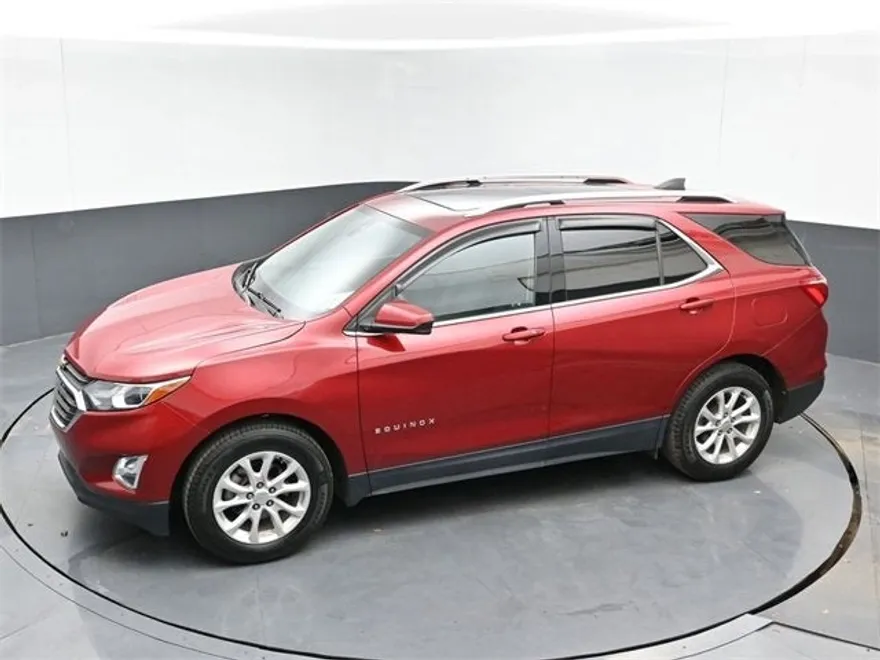 2020 Chevrolet Equinox LT photo 1