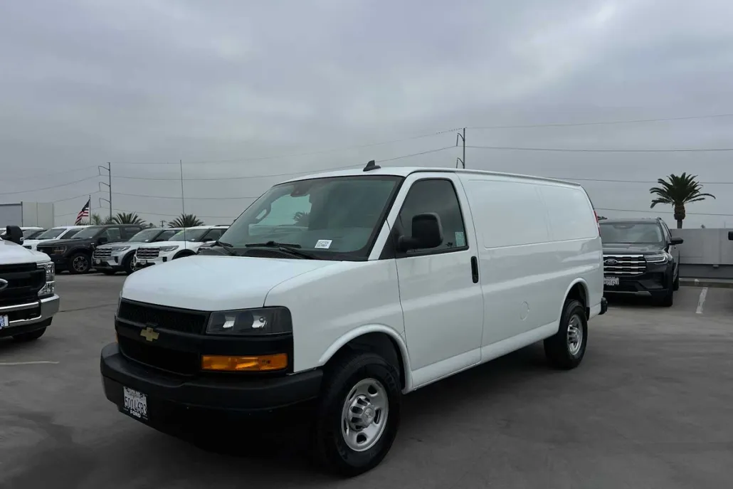 2020 Chevrolet Express 2500 Cargo photo 1