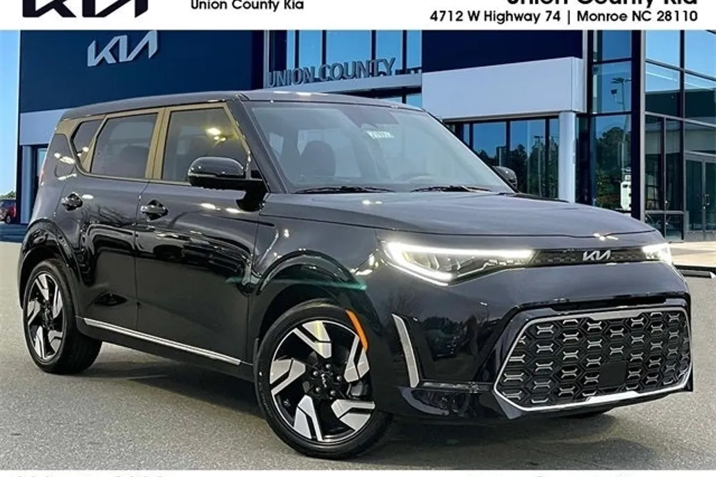 2025 Kia Soul GT-Line photo 1