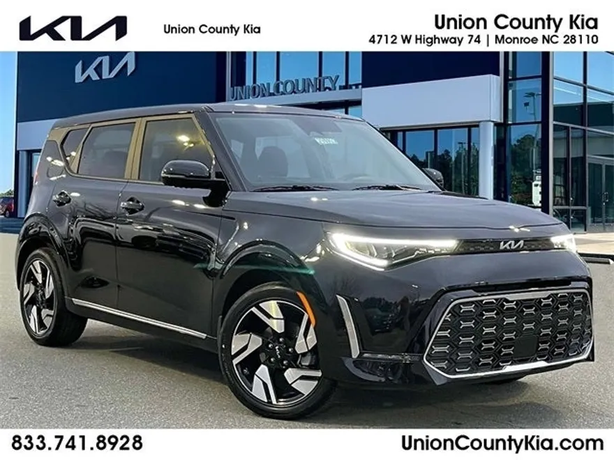 2025 Kia Soul GT-Line photo 1