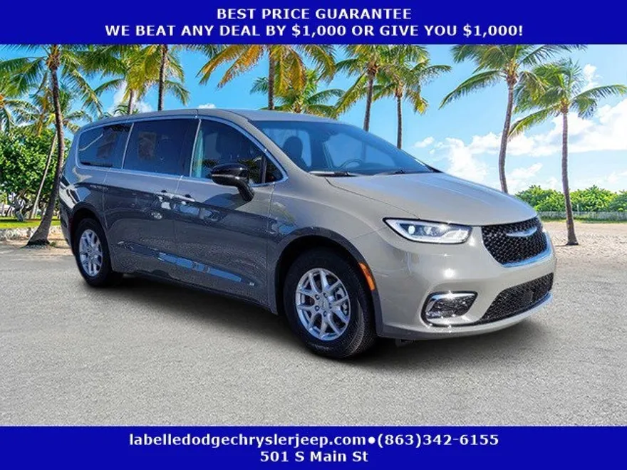 2025 Chrysler Pacifica photo 1