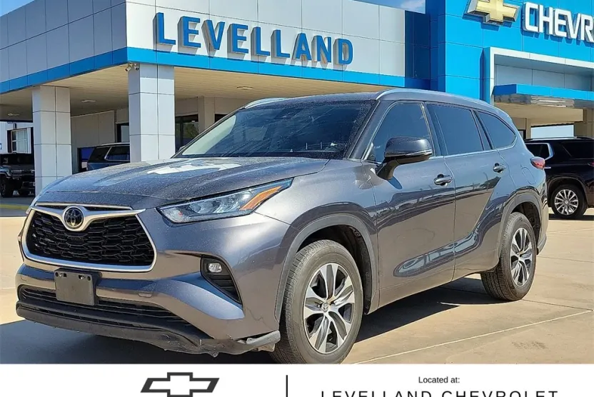 2020 Toyota Highlander XLE photo 1