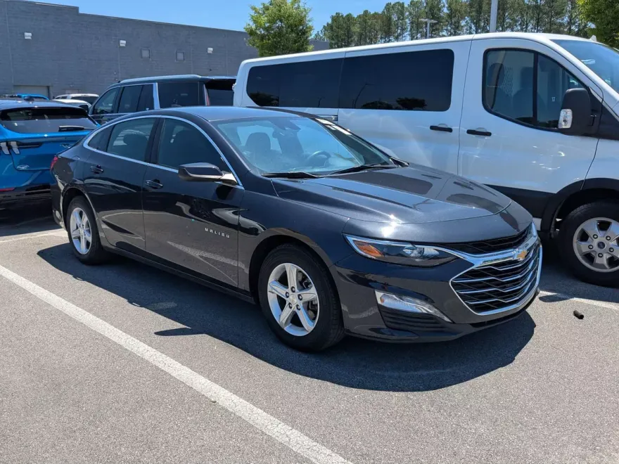 2023 Chevrolet Malibu 1LT photo 1
