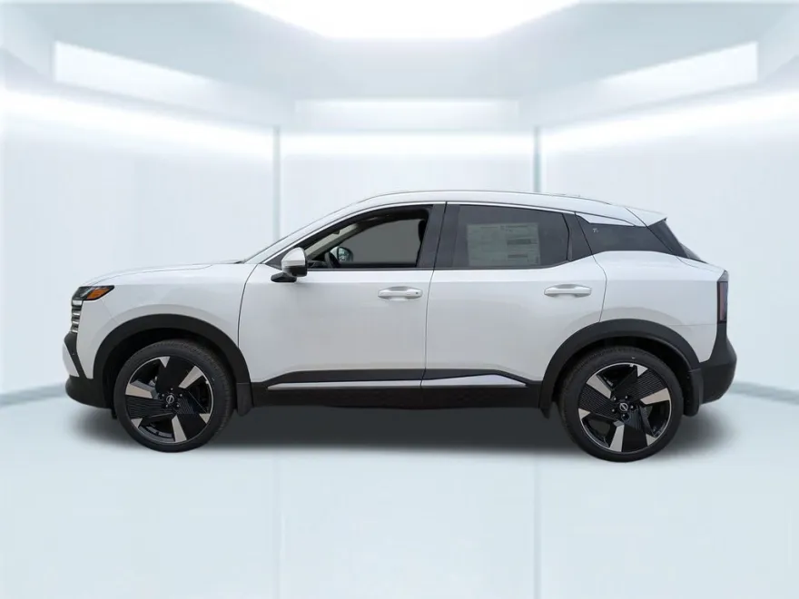 2025 Nissan Kicks SR photo 1