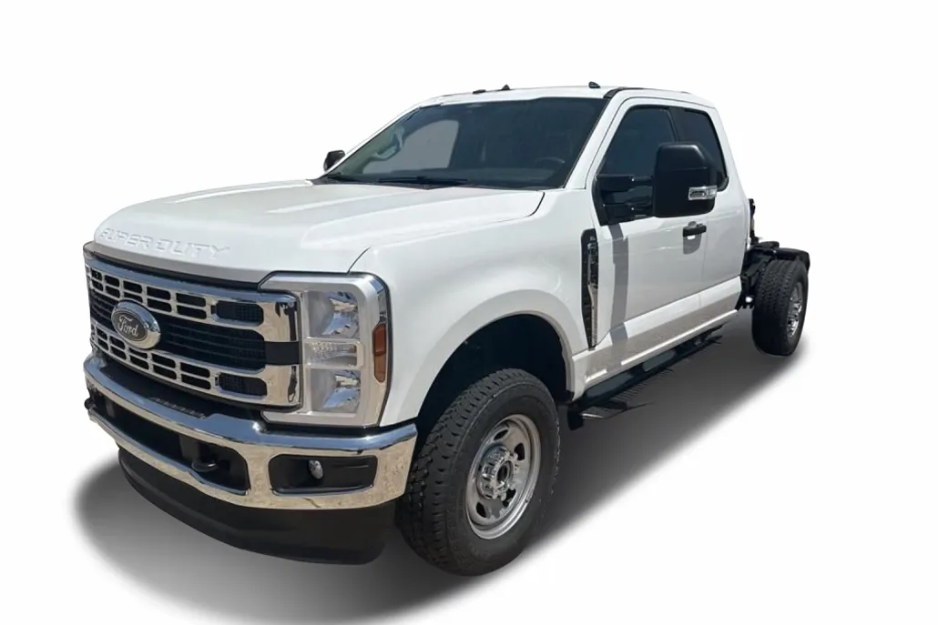 2025 Ford F-350 photo 1