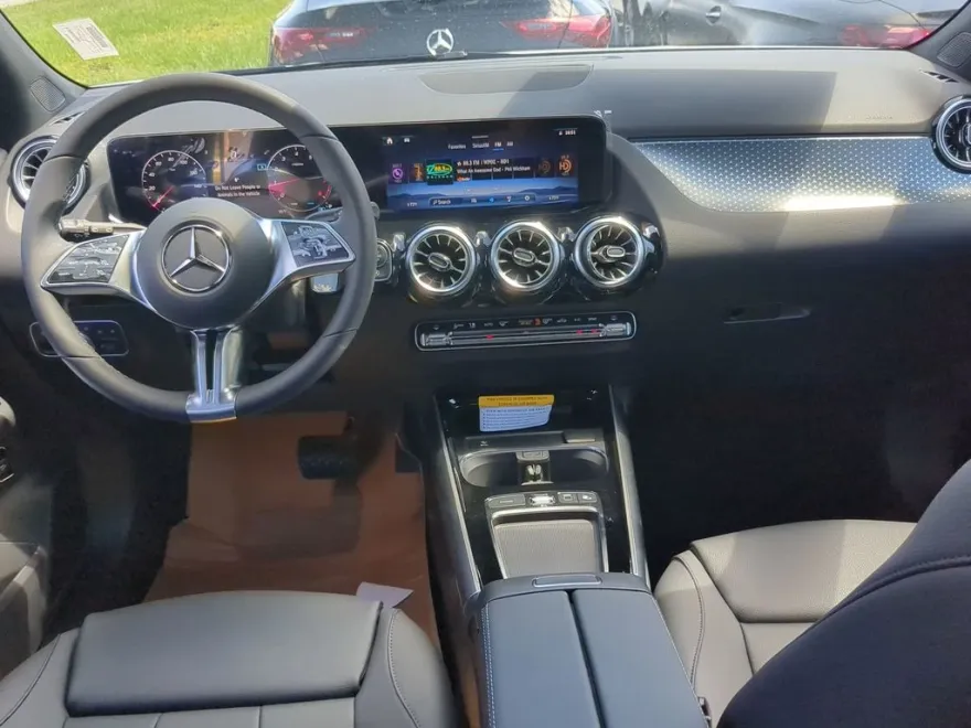 2026 Mercedes Benz GLA 250 photo 1